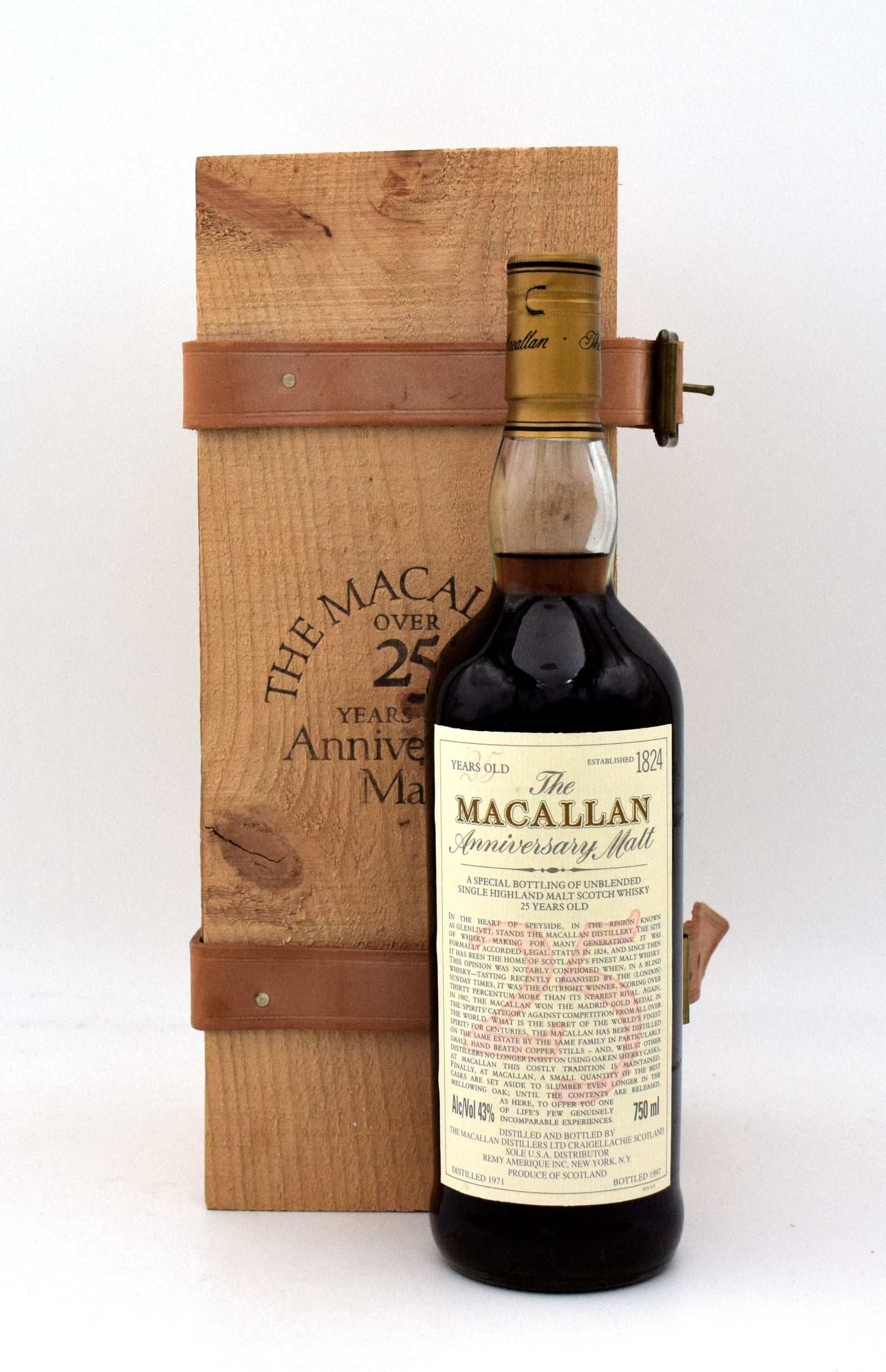 Macallan 25 Year Anniversary Malt - Distilled in 1971 – FineLiquors